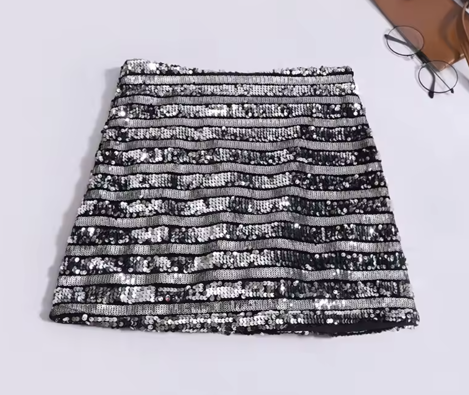 Spódnica mini z cekinami - Srebrny S