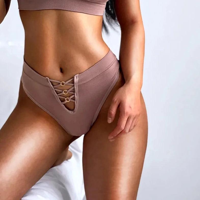 Bawełniane stringi z wysokim stanem i wiązaniem - Brązowy Uniwersalny