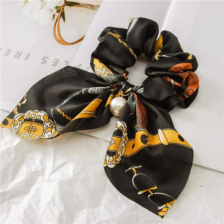 Gumka do włosów scrunchie z kokardą i perłą - Czarny