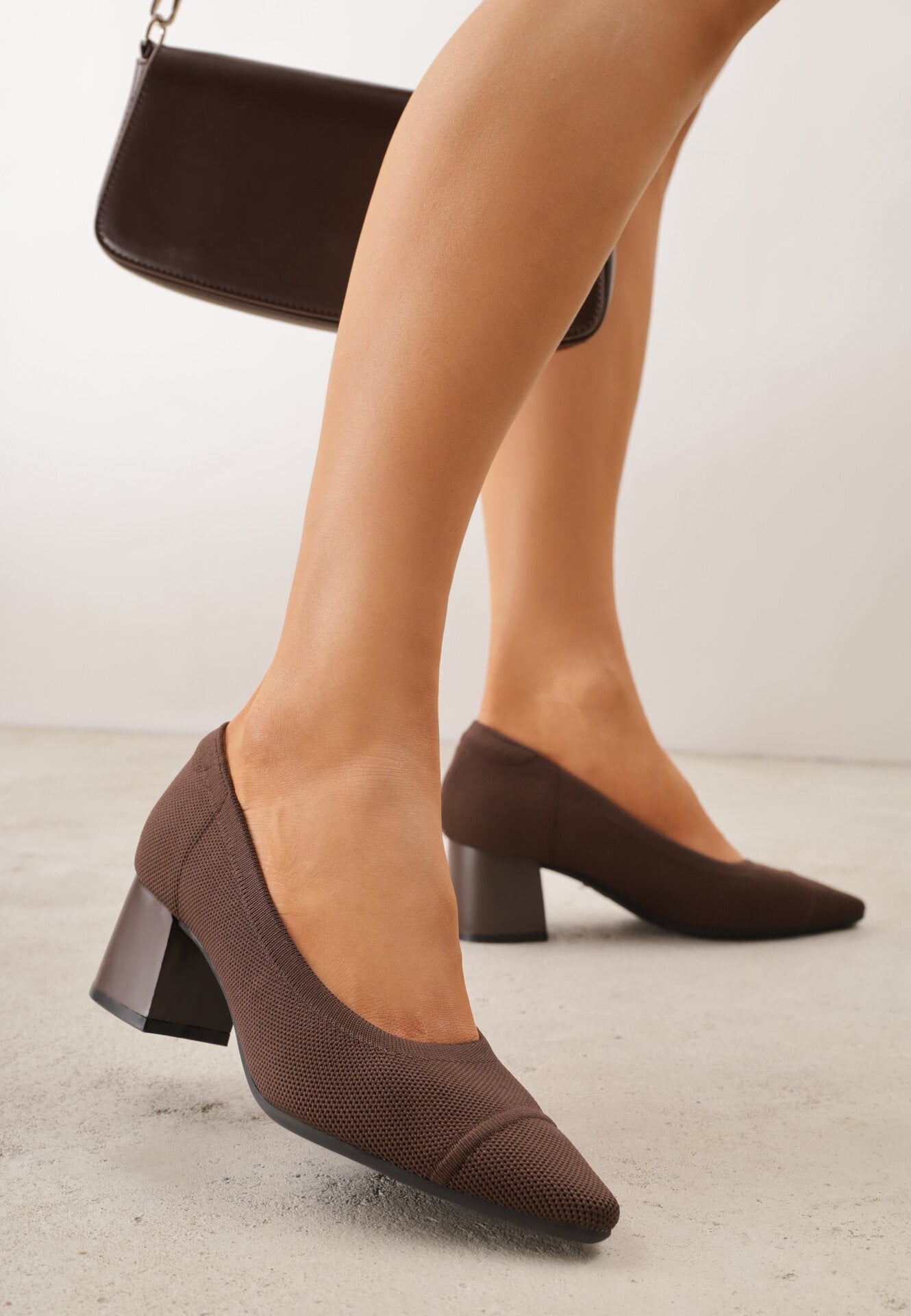 Brązowe Czółenka VICES ze Sportowej Tkaniny na Słupku Waesbella