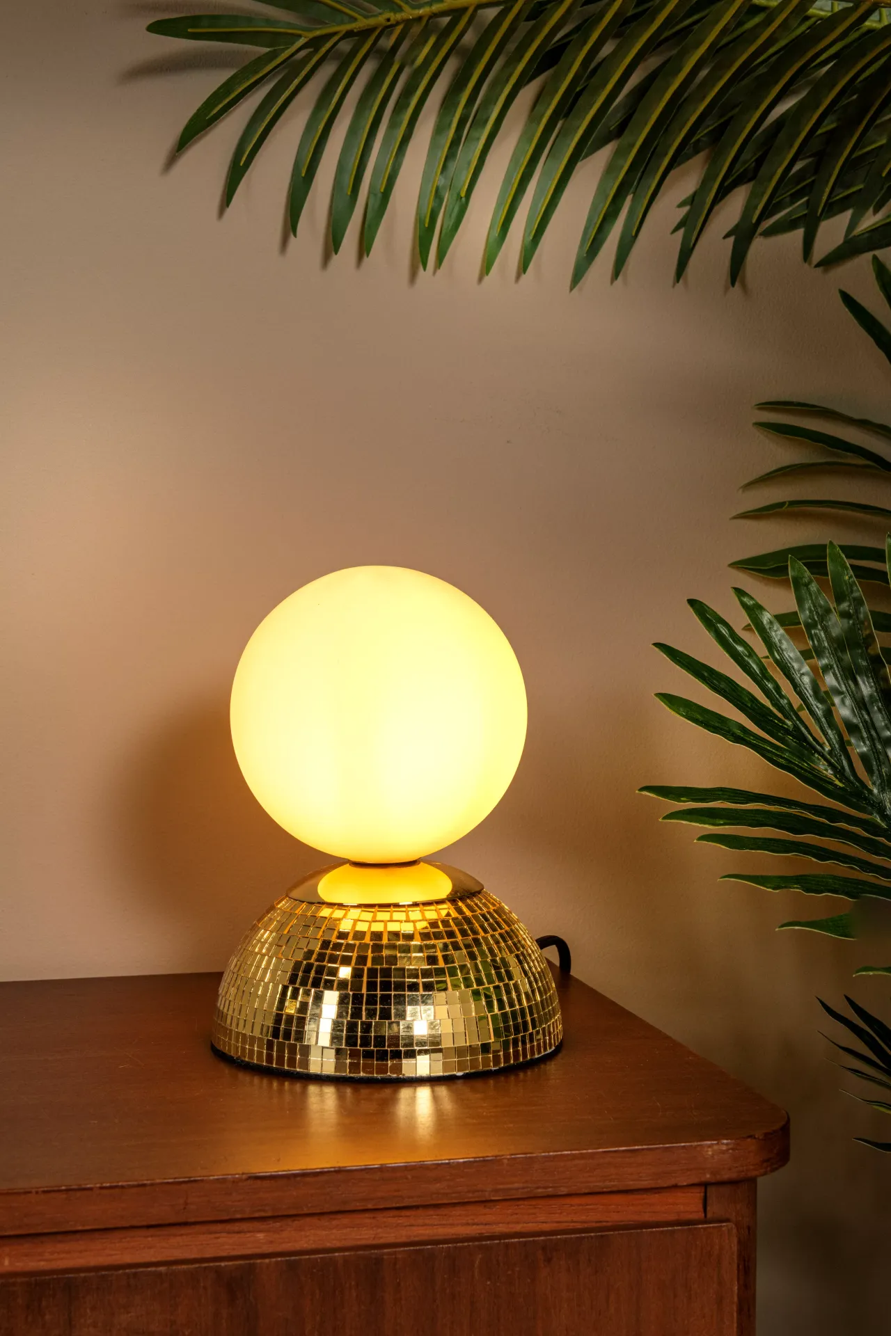 GLITZER lampa stołowa podstawa złota mozaika klosz biała kula 1xG9 LUCIDE 10527/01/10
