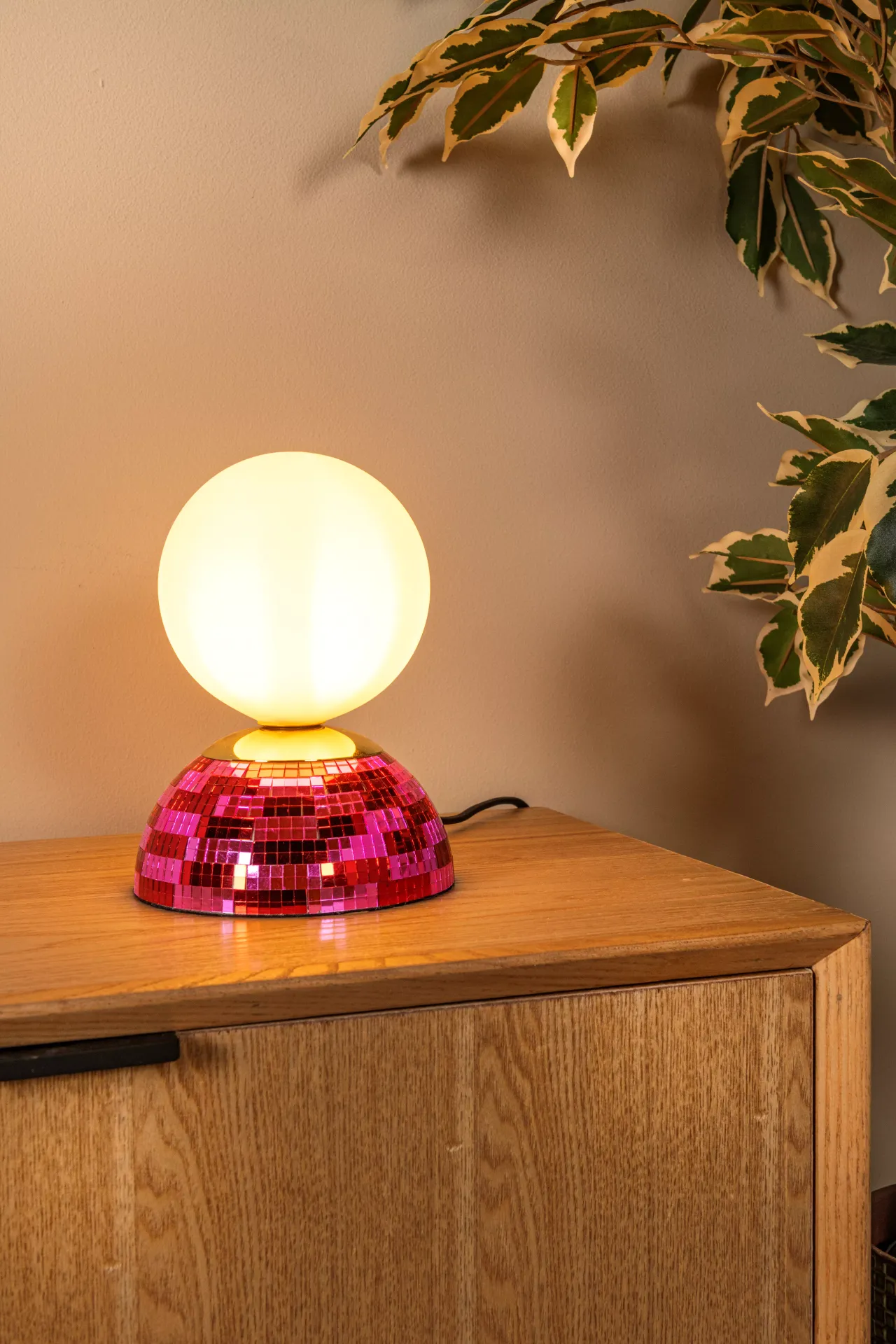 GLITZER lampa stołowa podstawa czerwona mozaika klosz biała kula 1xG9 LUCIDE 10527/01/66