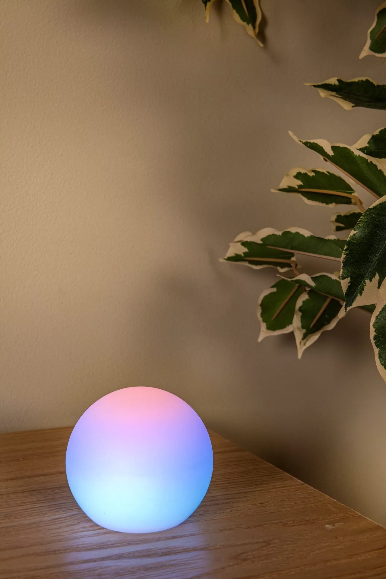 PINO przenośna lampa stołowa biała kula 8cm IP65 LED RGB 1W CCT + pilot LUCIDE 06529/08/31
