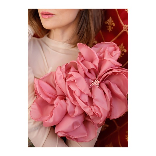 Duża broszka kwiat Kolor brudny róż