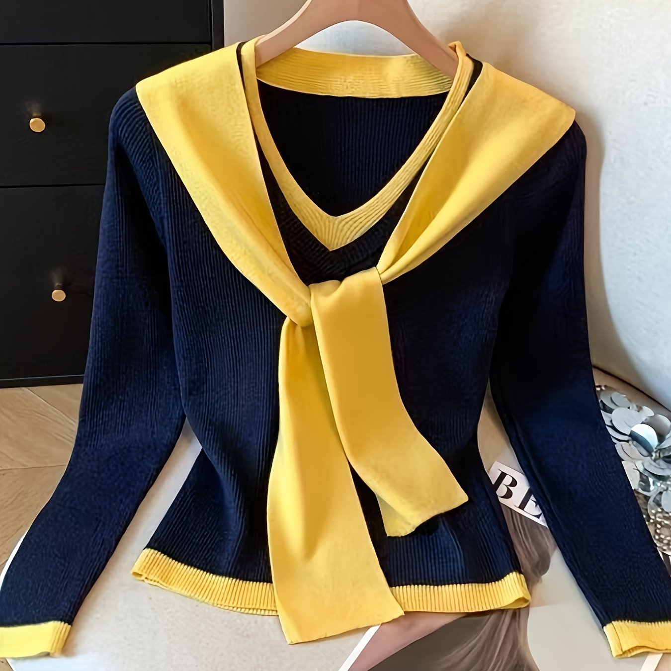 TEMU Elegancki Sweter Casualowy Dekolt V, Kontrastowy Kołnierzyk, Design Color Block, Wysoce Elastyczny Materiał, Slim Fit, Wiosna/Jesień/ -