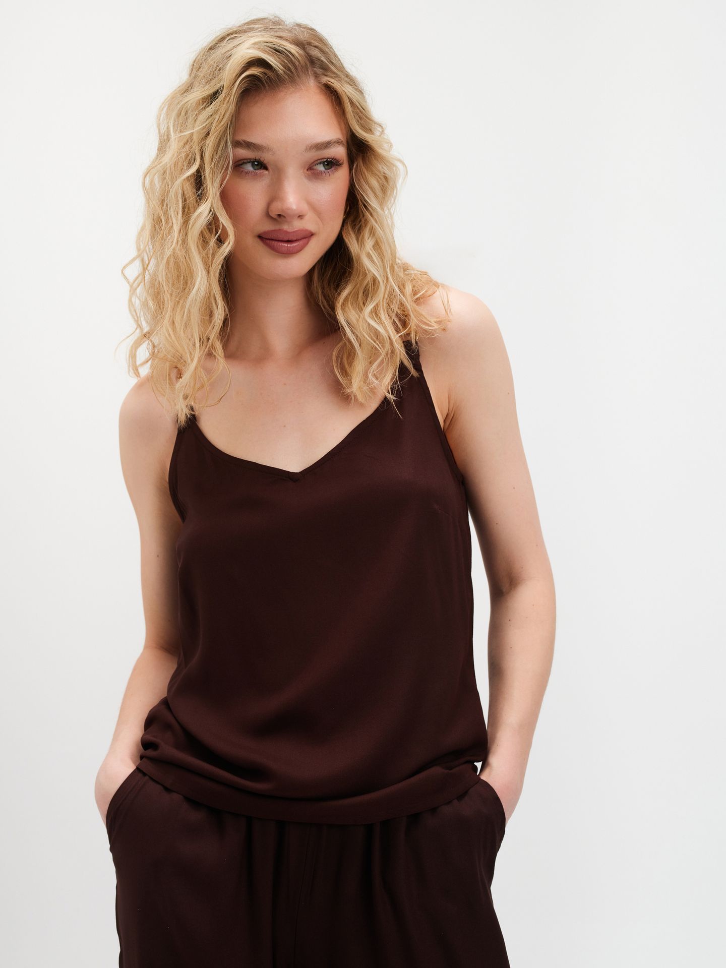 Zwiewna brązowa bluzka