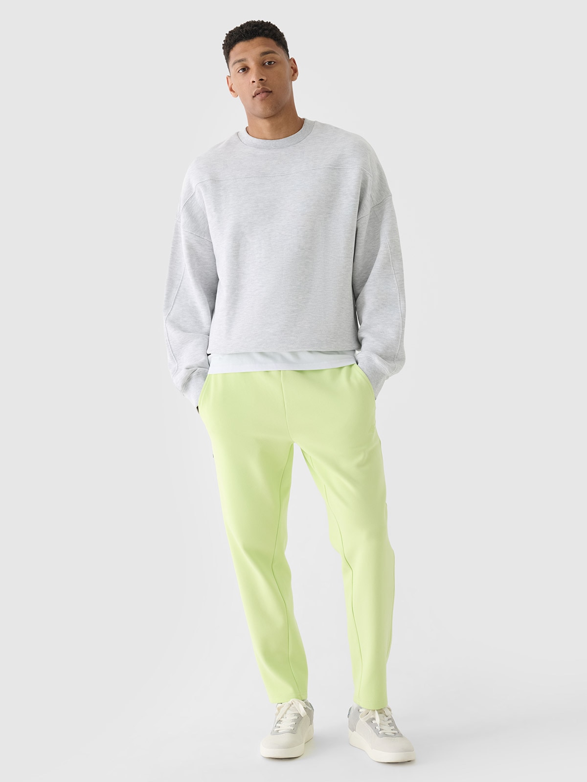 4F Spodnie dresowe męskie - zielone XL