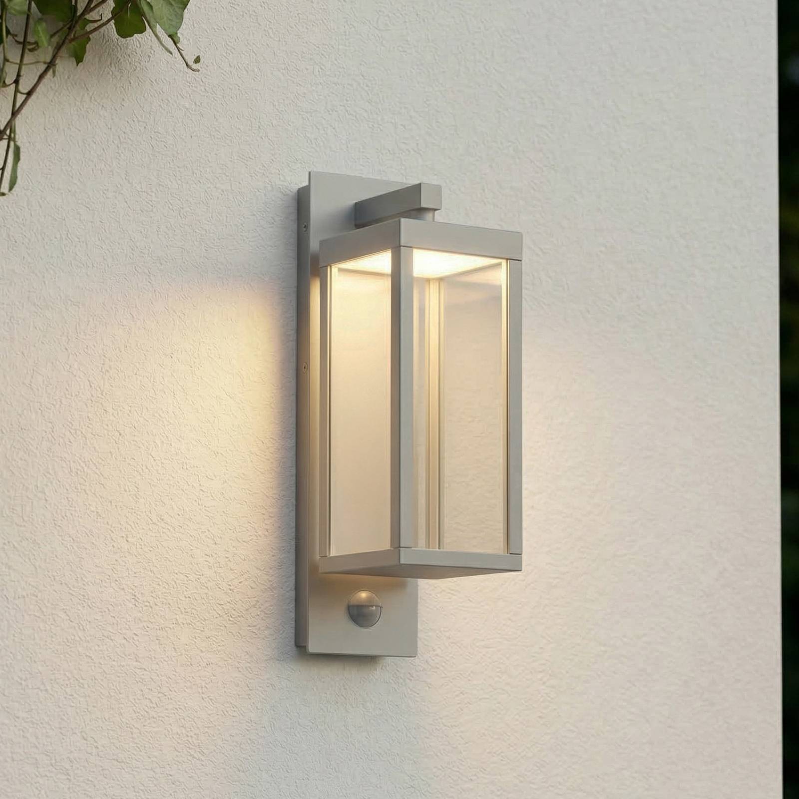 Kinkiet zewnętrzny LED Lucande Ferdinand, kolor kamiennoszary, z czujnikiem Ferdinand, aluminiowy / szary / cynkowy, aluminium, nowoczesny