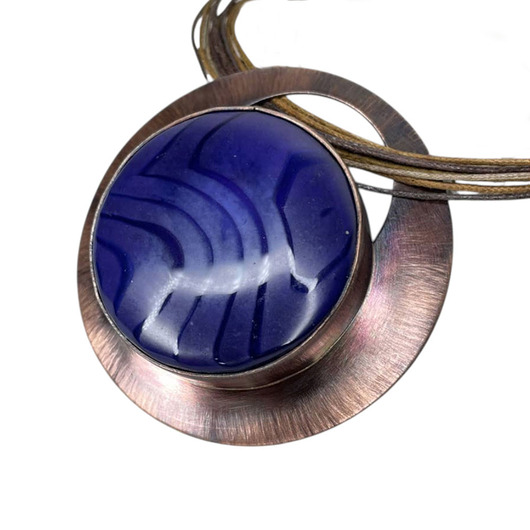 Wisior z agatem w miedzianej oprawie