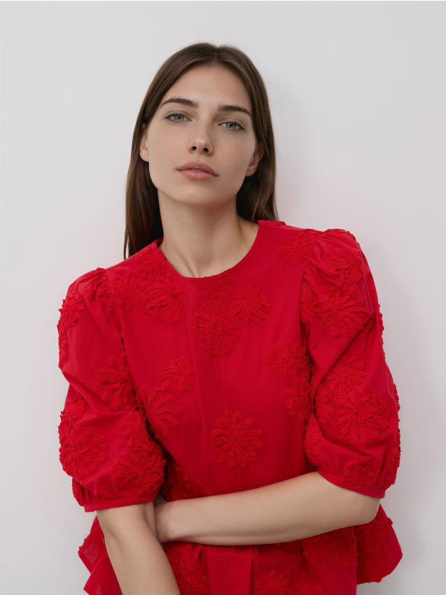 Reserved - Bluzka z ozdobnym haftem - czerwony