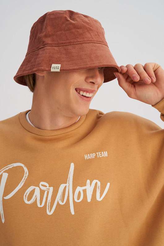 Sztruksowy kapelusz bucket ceglany