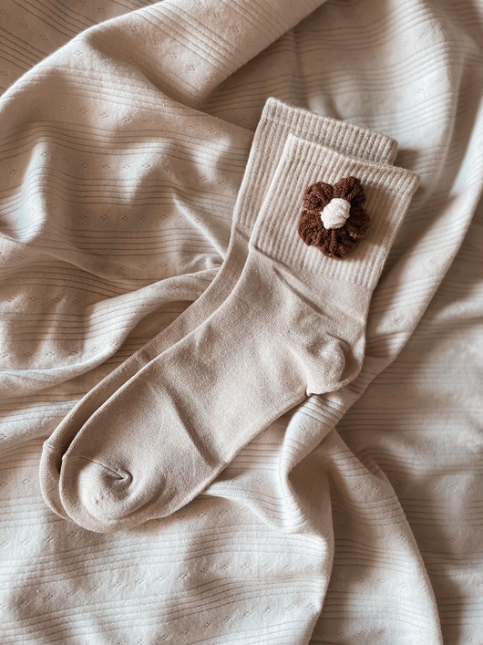 Skarpety damskie beżowe wiosna kwiaty