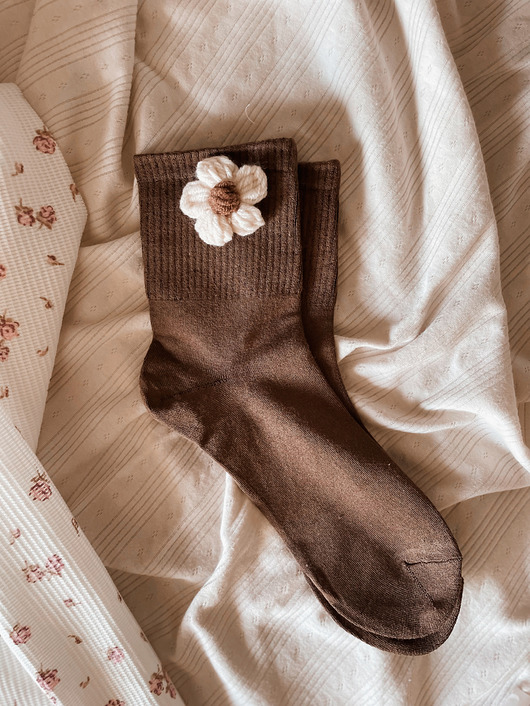 Skarpety damskie brązowe wiosna kwiaty