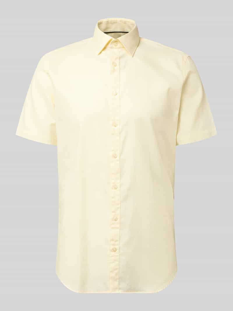 Koszula o kroju slim fit biznes z bawełny z kołnierzykiem typu kent