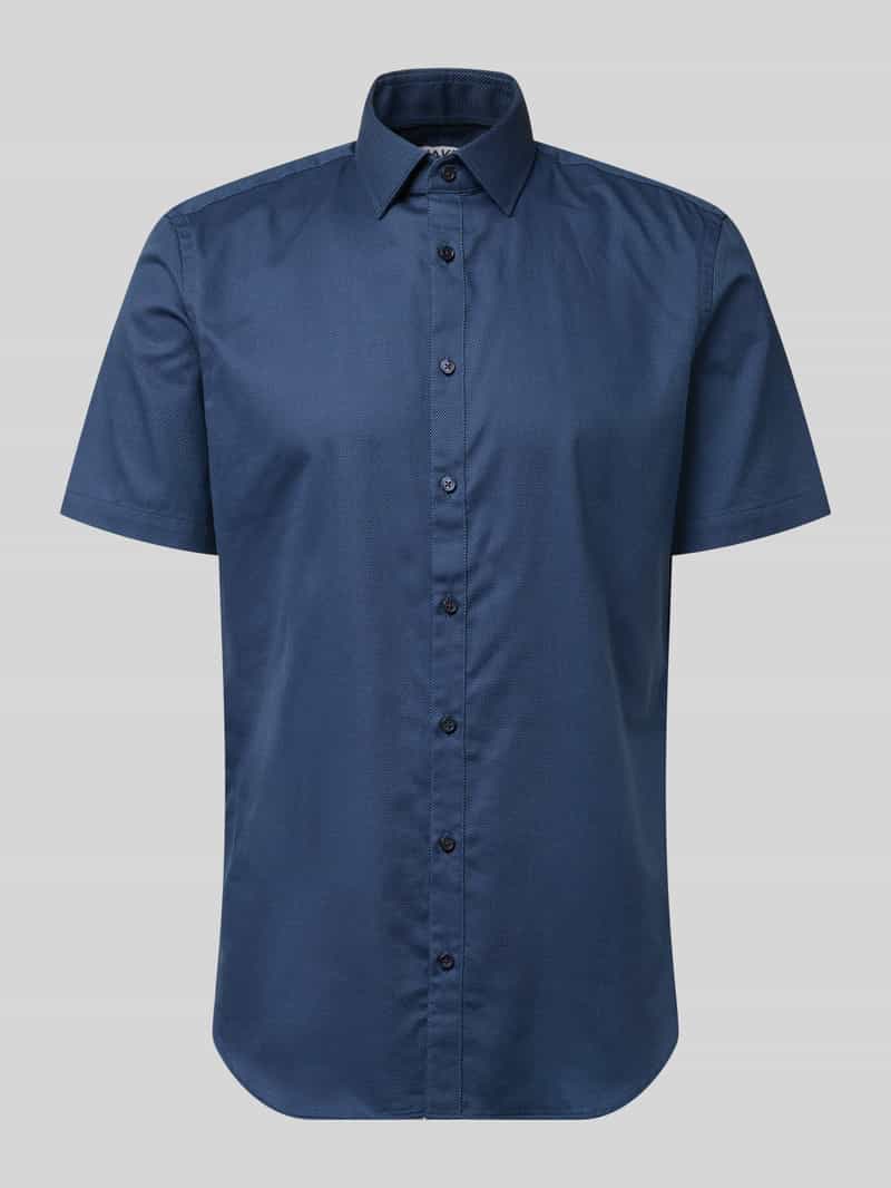 Koszula o kroju slim fit biznes z bawełny z kołnierzykiem typu kent