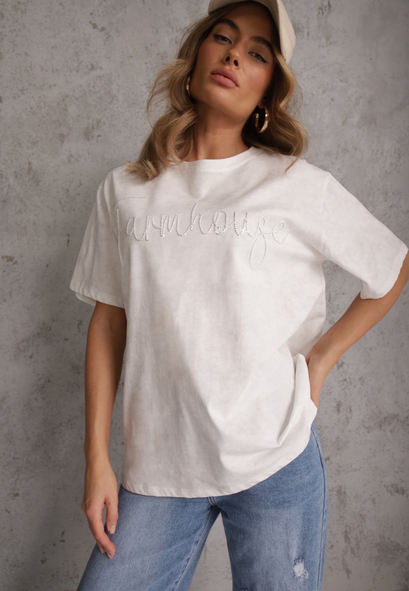 Biały Oversizowy T-shirt z Bawełny Zdobiony Haftem z Cekinami Marivia