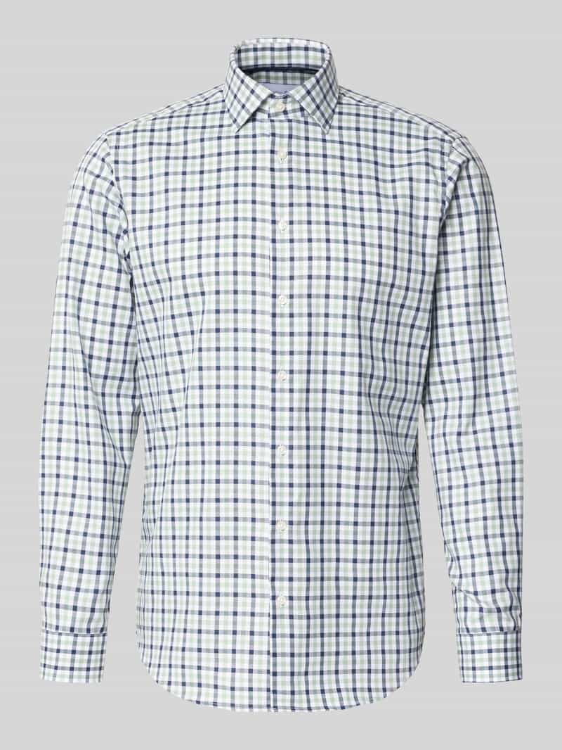 Koszula w kroju regular fit do biznesu z kołnierzykiem typu kent