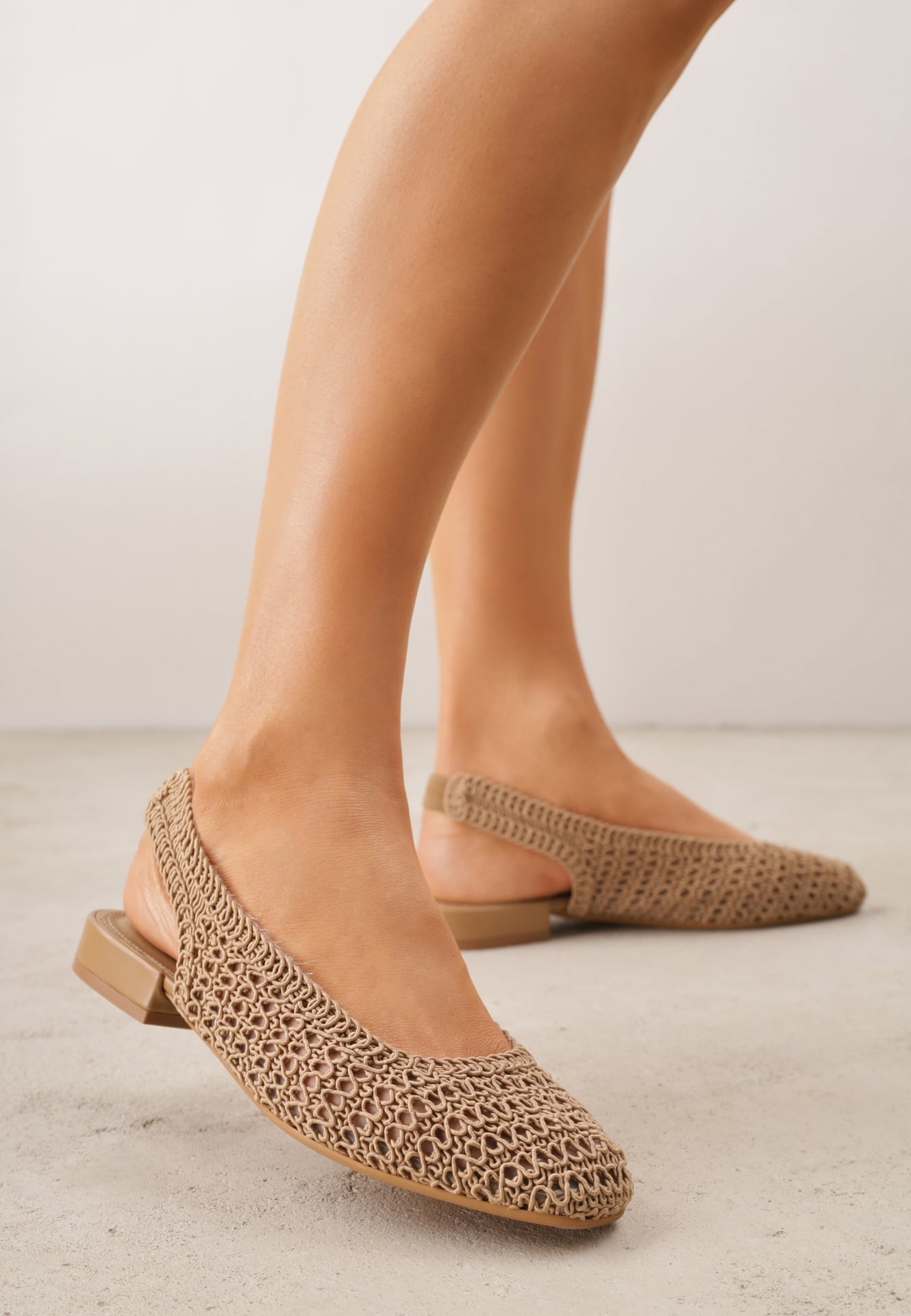 Ciemnobeżowe Balerinki Slingback z Cholewką z Plecionki Lilinova