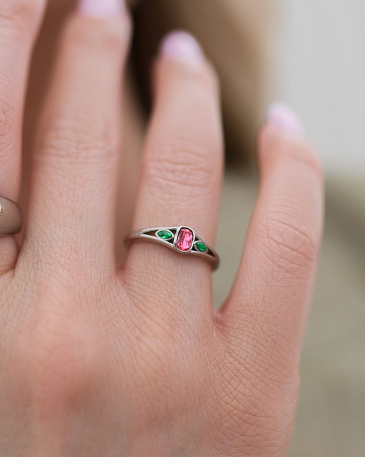 Srebrny pierścionek z cyrkoniami ze stali chirurgicznej premium Paraiso Rosmi