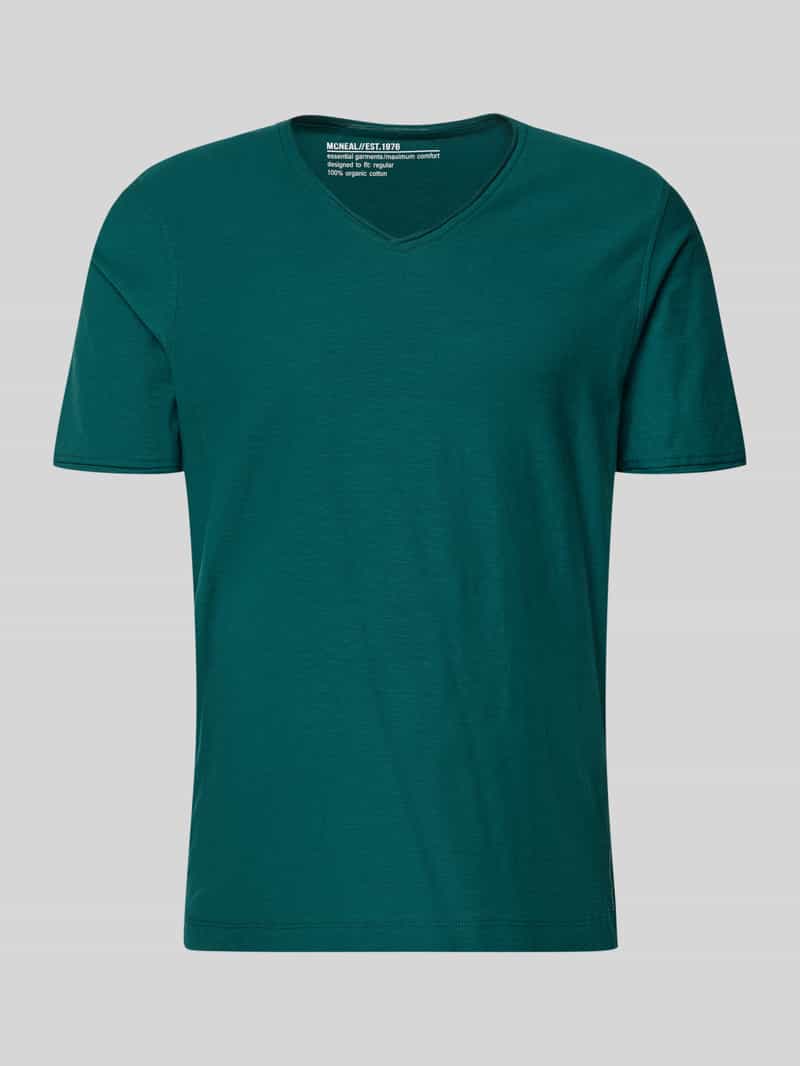 T-shirt z dekoltem w serek w kroju regular fit