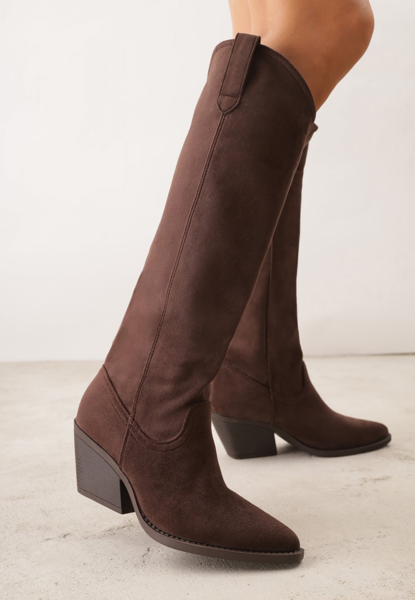 Brązowe Kozaki Kowbojki na Stożku z Gładką Cholewką z Imitacji Zamszu Halille