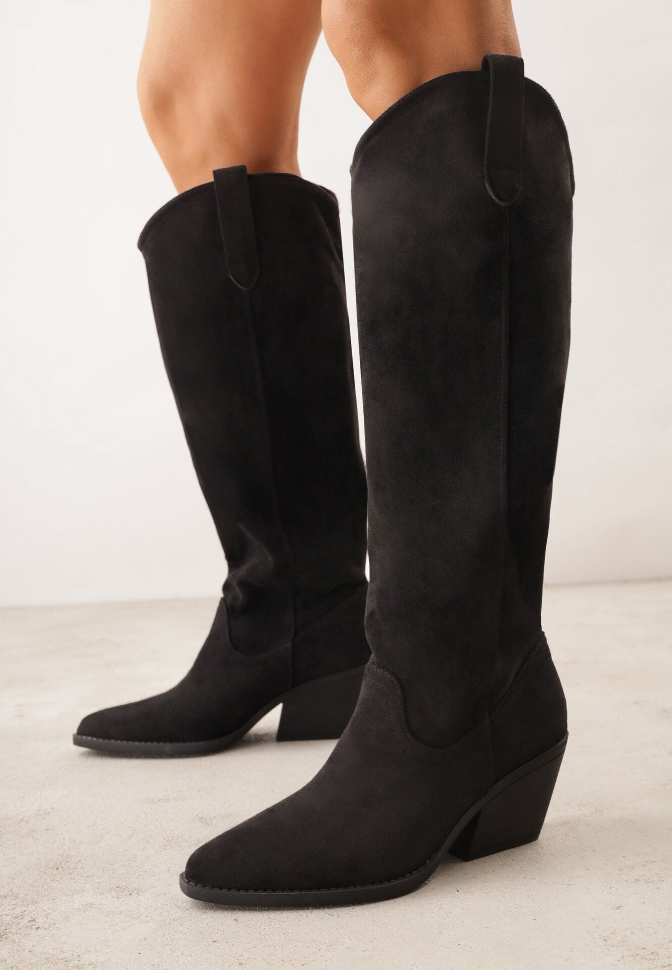 Czarne Gładkie Kozaki Kowbojki z Imitacji Zamszu na Stożkowym Obcasie Karelia