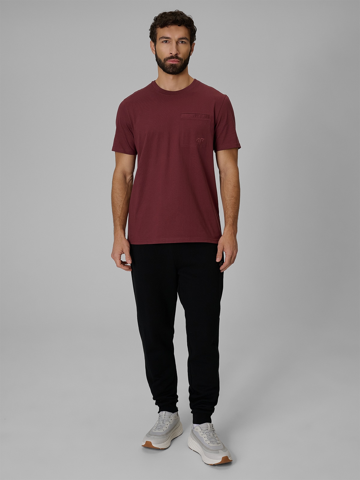 4F Spodnie dresowe joggery męskie - czarne XXL