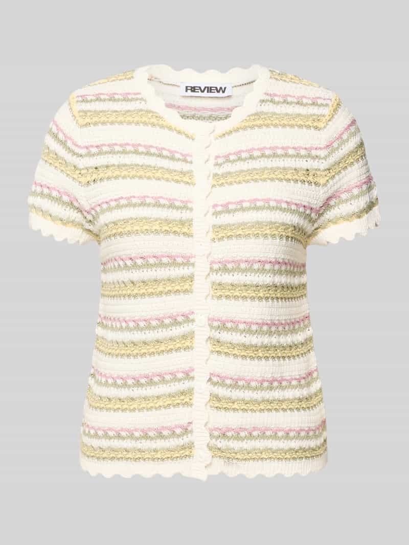 Prążkowany top z haftem z detalem z muszelek na brzegu z żakardu