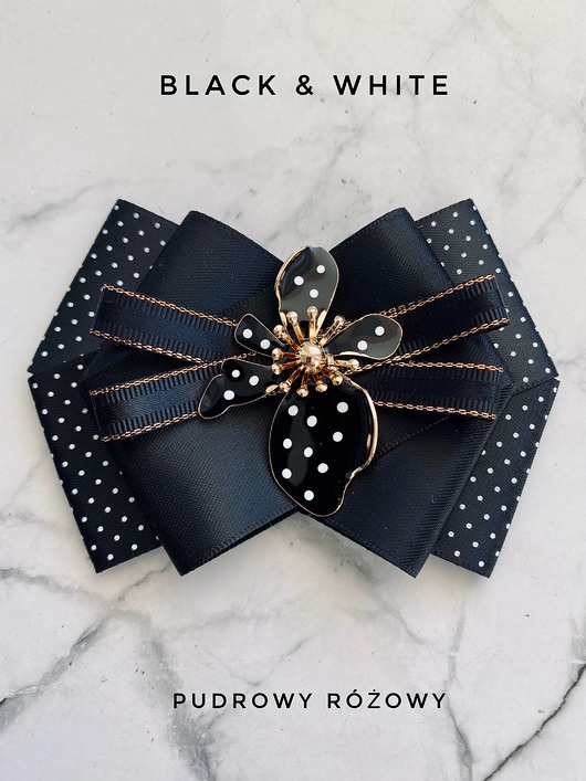 Brosza Black & White z efektowym kwiatem w kropeczki New