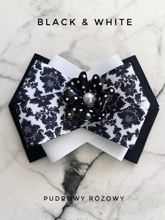 Brosza Black & White z efektowym kwiatem w kropeczki New