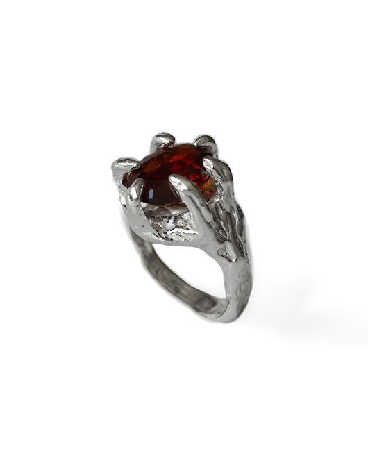 Pierścień Muse z granatem