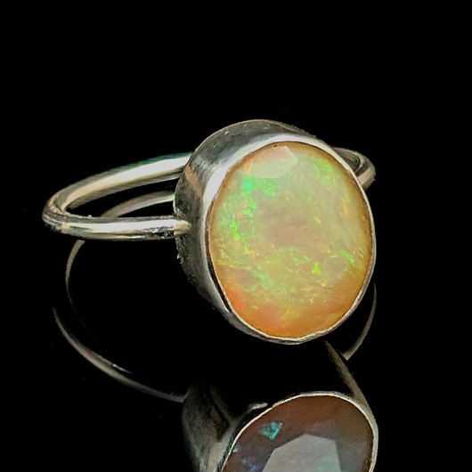 Pierścionek bajeczny elegancki opal