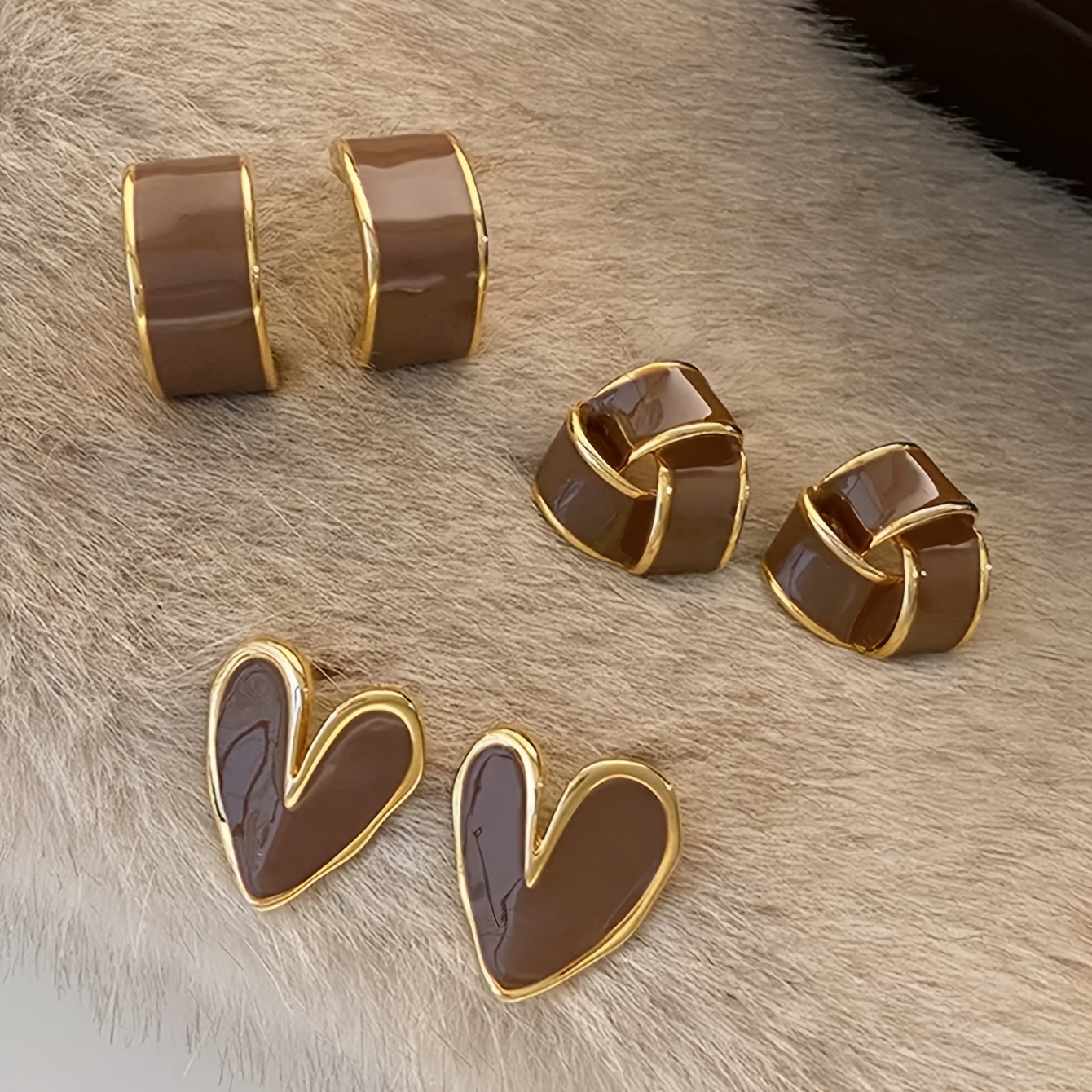 TEMU Zestaw 3 par kolczyków sztyftów w stylu francuskim, vintage, eleganckich, delikatnych i wysokiej klasy, z geometrycznym sercem i brązową