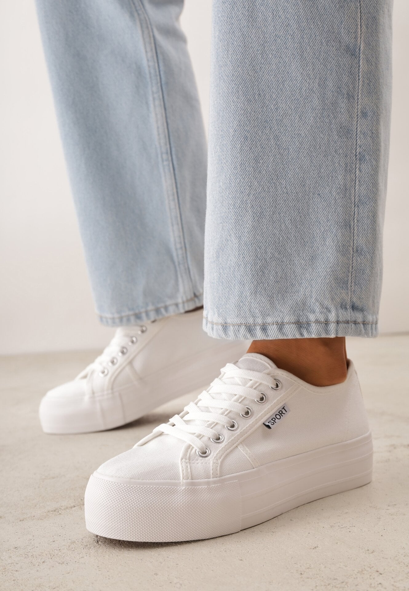 Białe Klasyczne Trampki VICES w Stylu Basic Riovanna