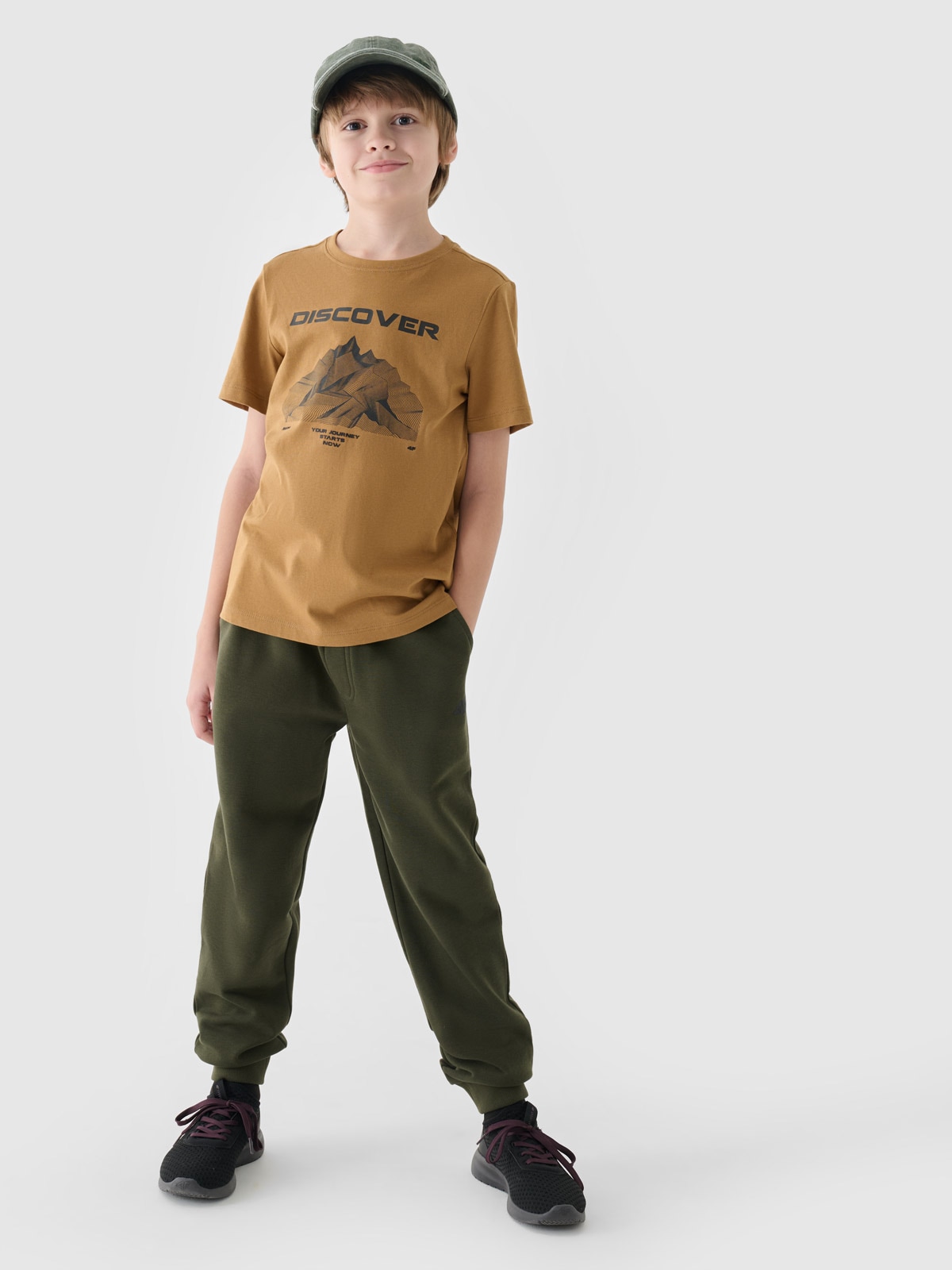 4F Spodnie dresowe joggery chłopięce - oliwkowe/khaki 140 (9-10 lat)