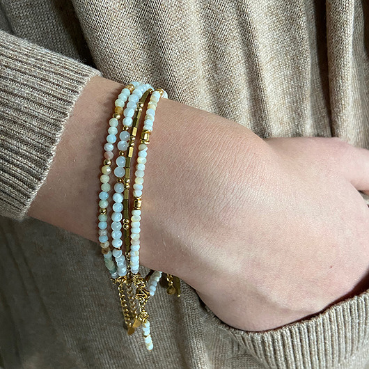 Bransoletki z masy perłowej , biały komplet