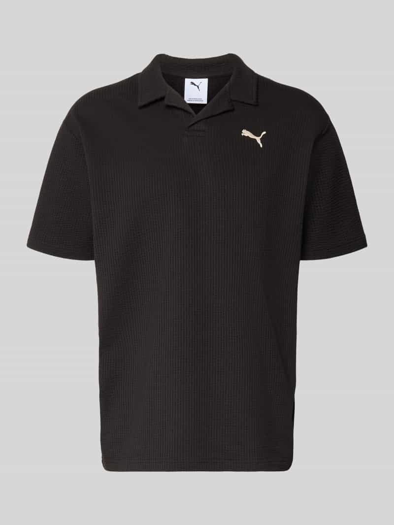 T-shirt w kroju regular fit z haftowanym logo