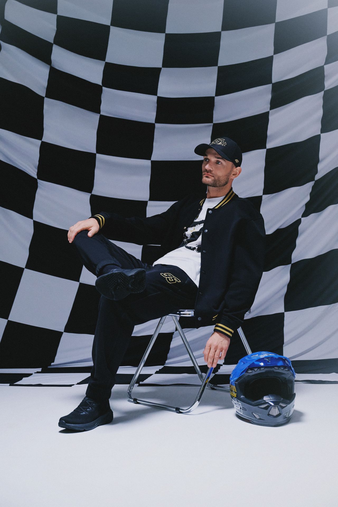 4F Spodnie dresowe joggery uniseks 4F x Bartosz Zmarzlik - czarne XXL