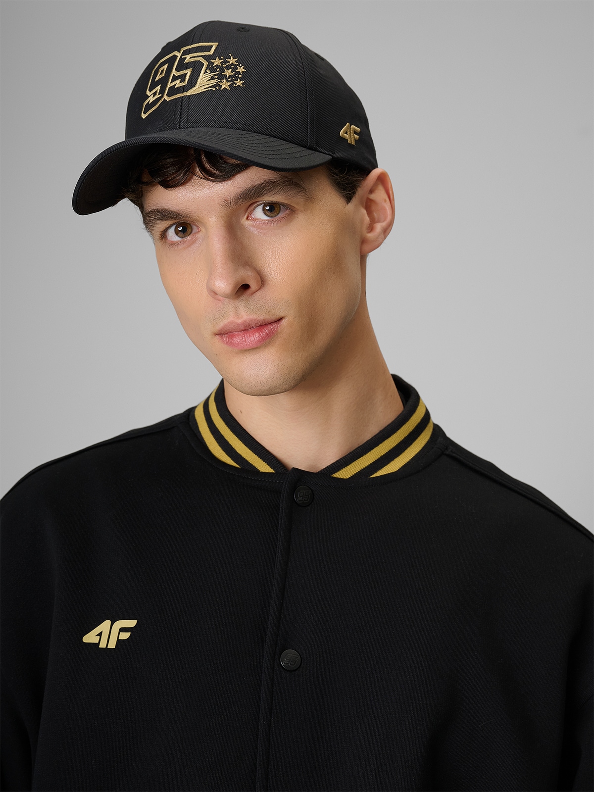 4F Czapka z daszkiem snapback uniseks 4F x Bartosz Zmarzlik - czarna L/XL
