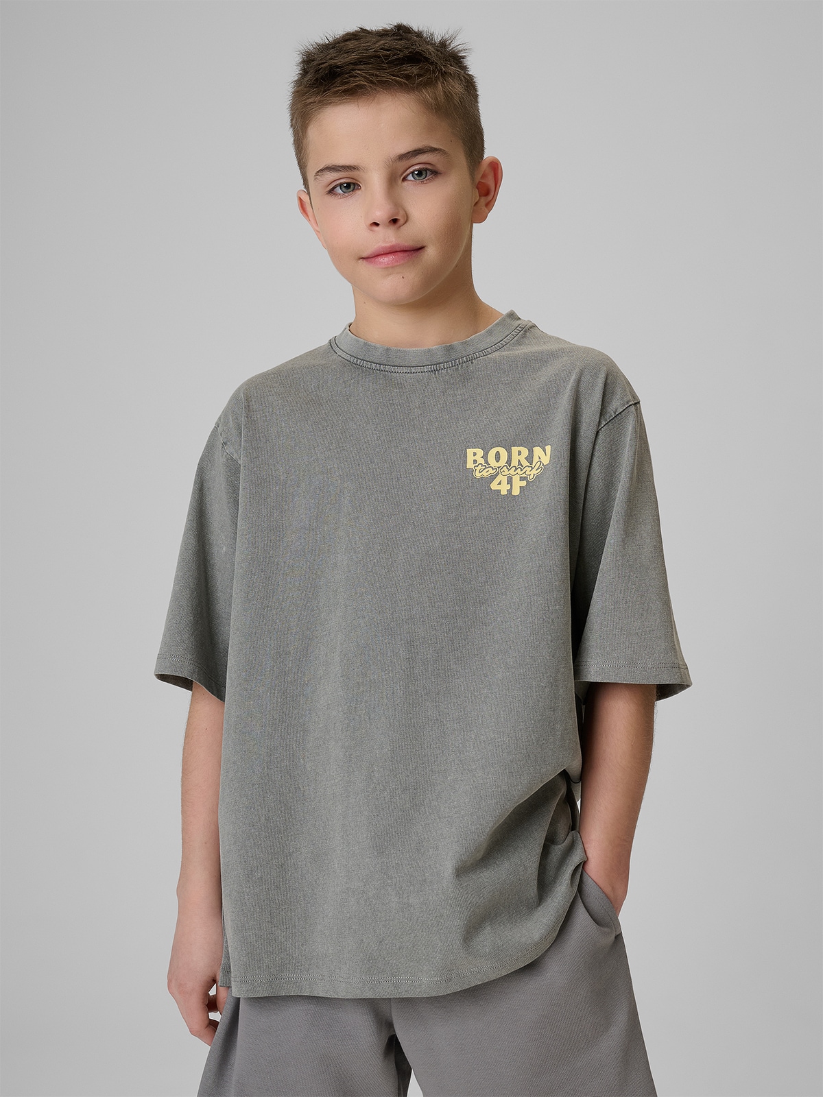 4F T-shirt loose z nadrukiem chłopięcy - szary 158/164 (12-14 lat)