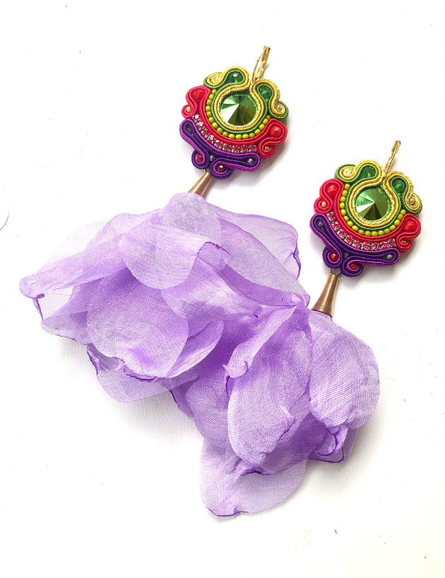 Sutaszowe kolczyki AGUEDA z kwiatami