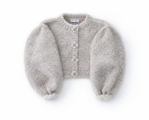 Kardigan Fleur marcepan kwiaty koronki falbanki ozdobne guziki