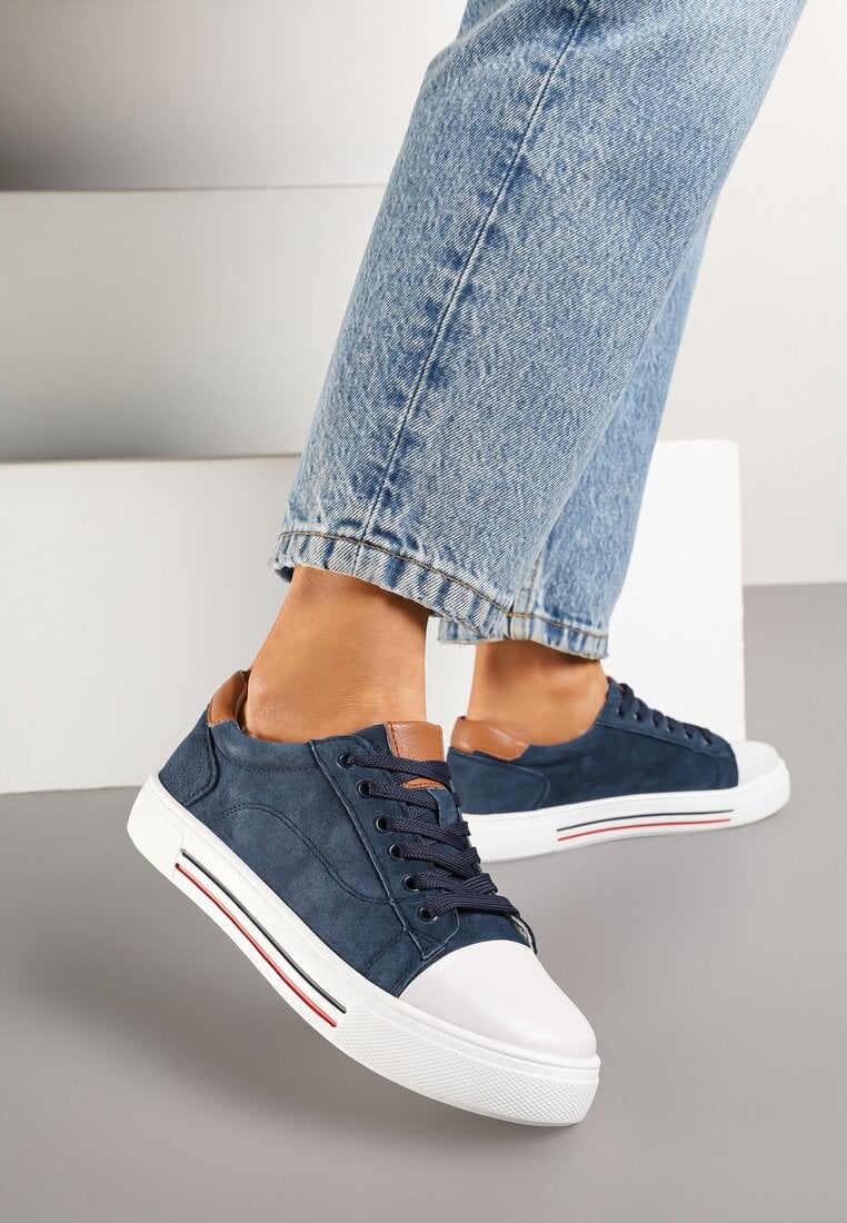 Granatowe Płaskie Trampki ze Skóry Naturalnej ze Skórzaną Wkładką i Ozdobnym Noskiem Milili