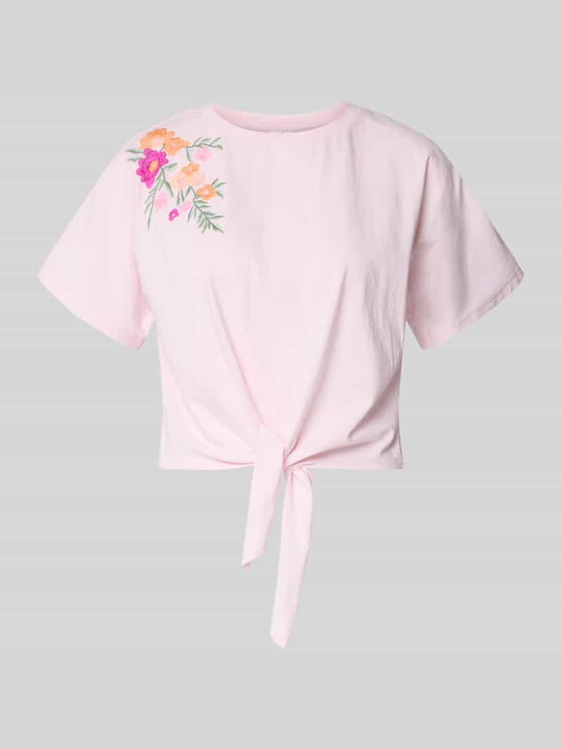 męski t-shirt o kroju regular fit z kwiatowym haftem model 'Fabian'