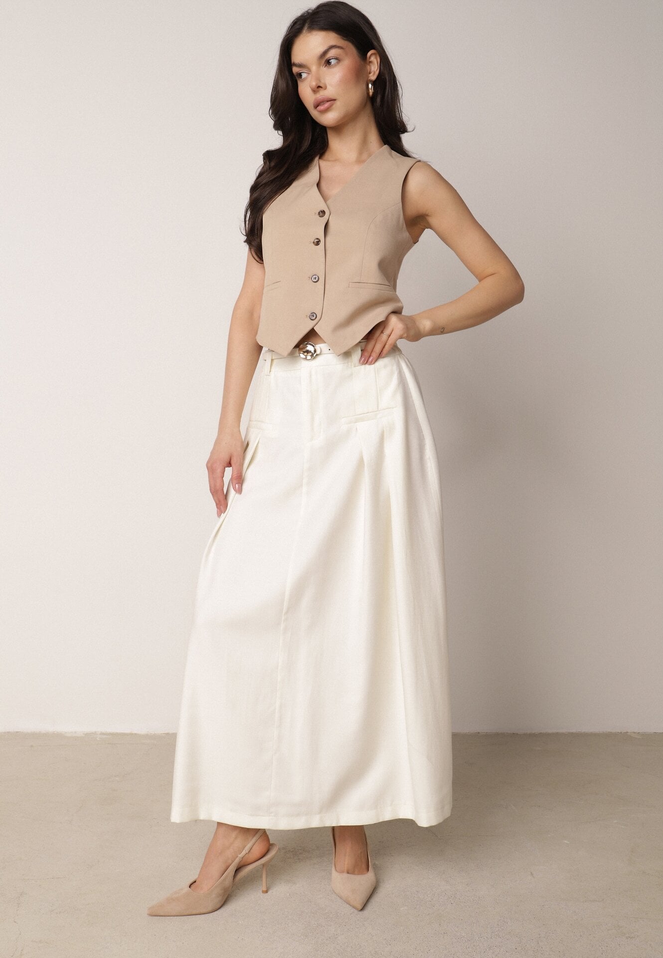 Jasnobeżowa Wiskozowa Spódnica o Rozkloszowanym Kroju z Plisami i Paskiem Rolea