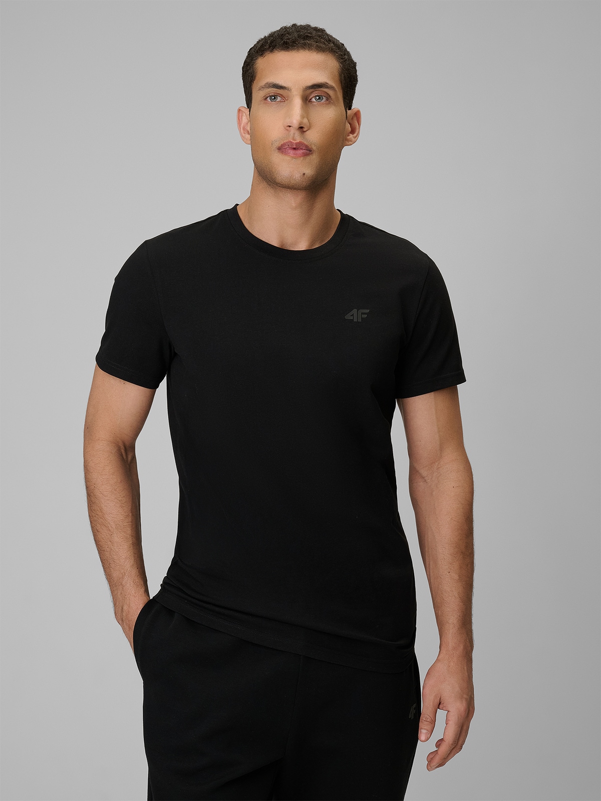 4F T-shirt slim gładki męski - czarny XXL