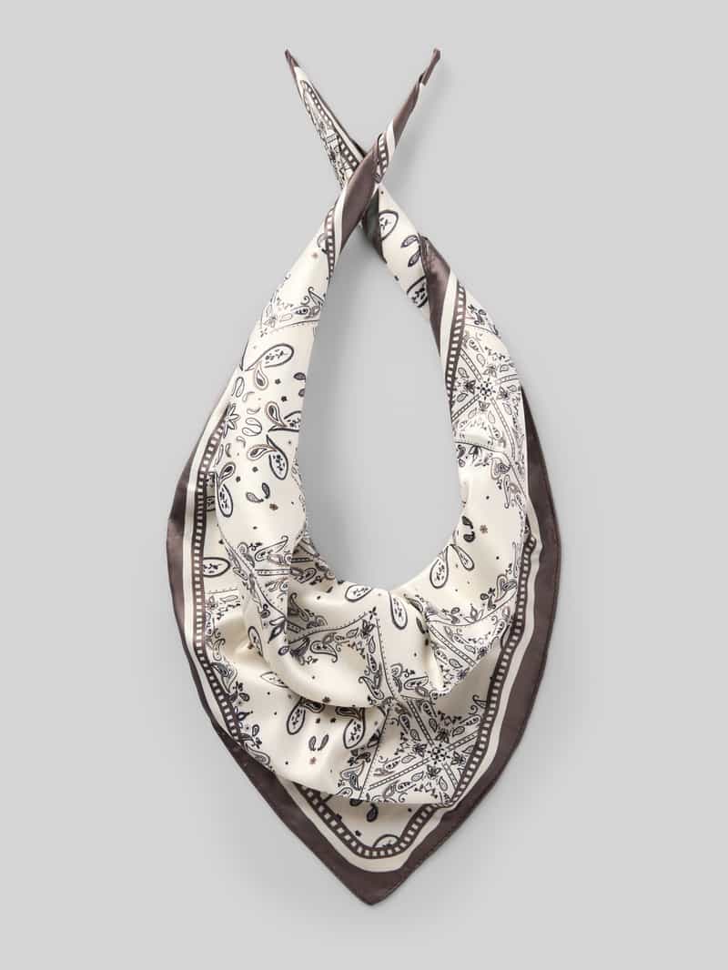 Szal z wzorem paisley na całej powierzchni