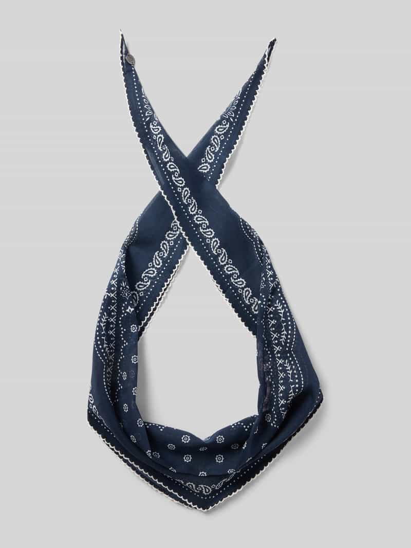 Chusta z nadrukiem paisley na całej powierzchni