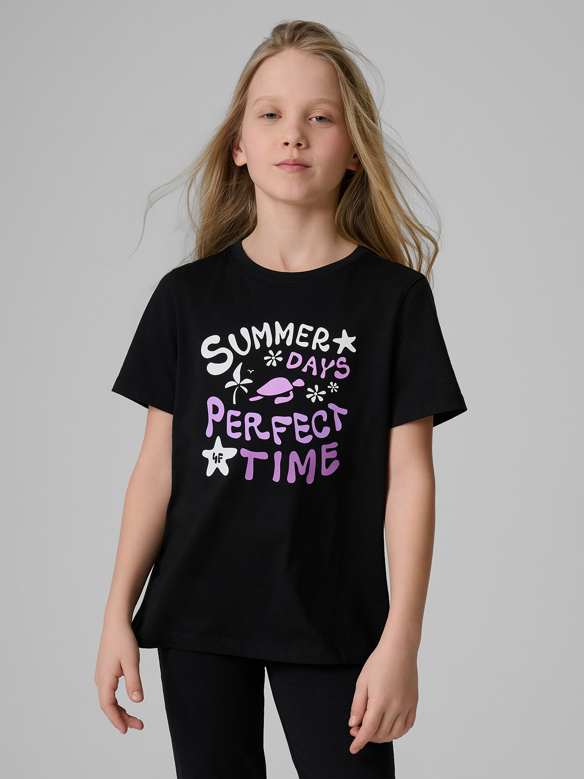 4F T-shirt regular z nadrukiem dziewczęcy - czarny 164 (13-14 lat)