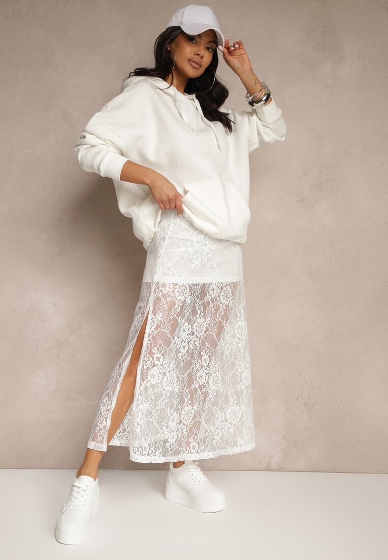 Biała Koronkowa Spódnica o Rozkloszowanym Kroju z Rozcięciem Zarlaura
